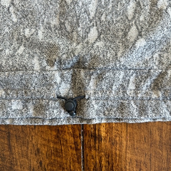 Kyodan Outdoor | Snake Print Mock Turtleneck Pullover Sweatshirt - Picture 3 of 8